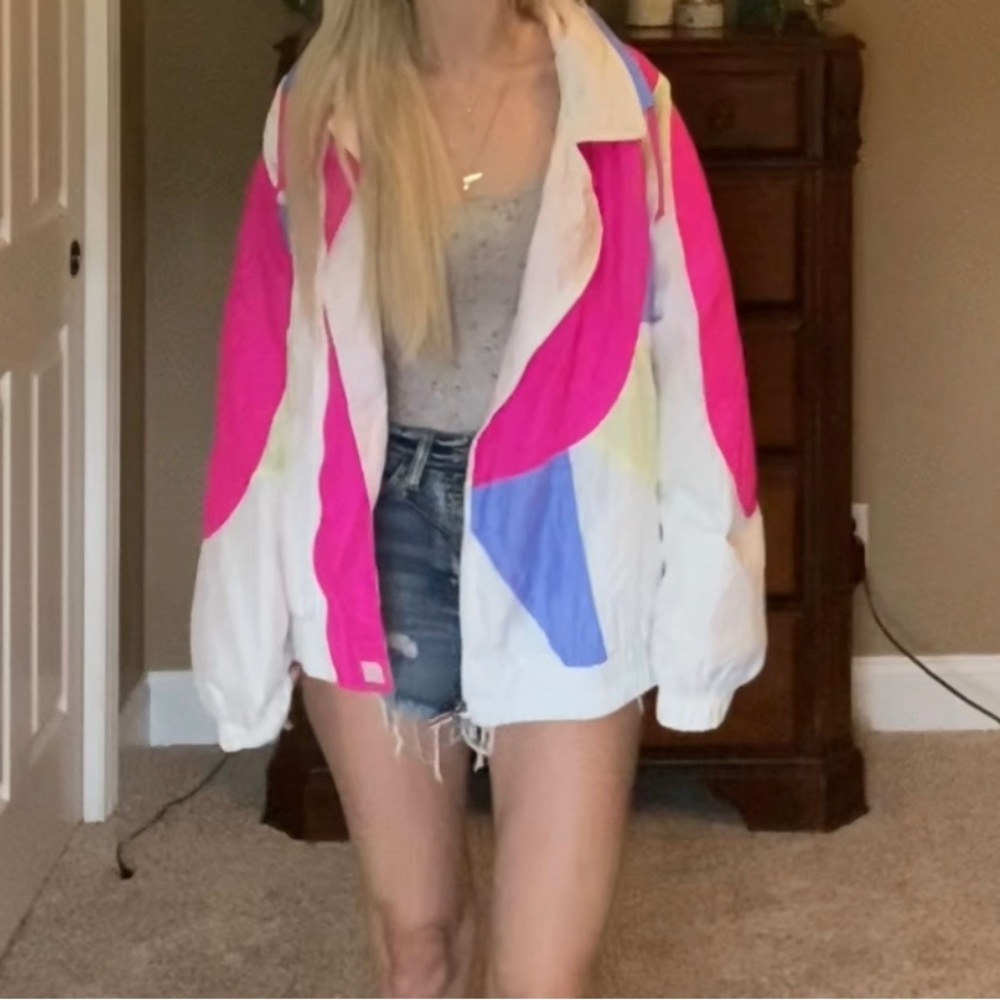 1980’s windbreaker. Authentic and totally rad! 📼 watch video!